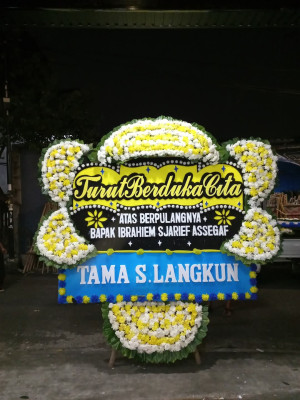 Papan Bunga Duka di Topos